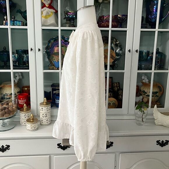 White Shimmer Floral Blouse Split Neck Sz Med LOFT - Picture 5 of 12